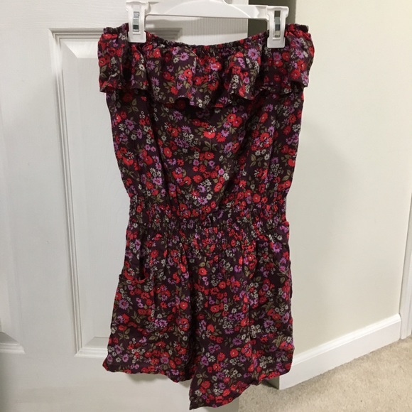 Mimi Chica Dresses & Skirts - Romper - has pockets (!!!!)